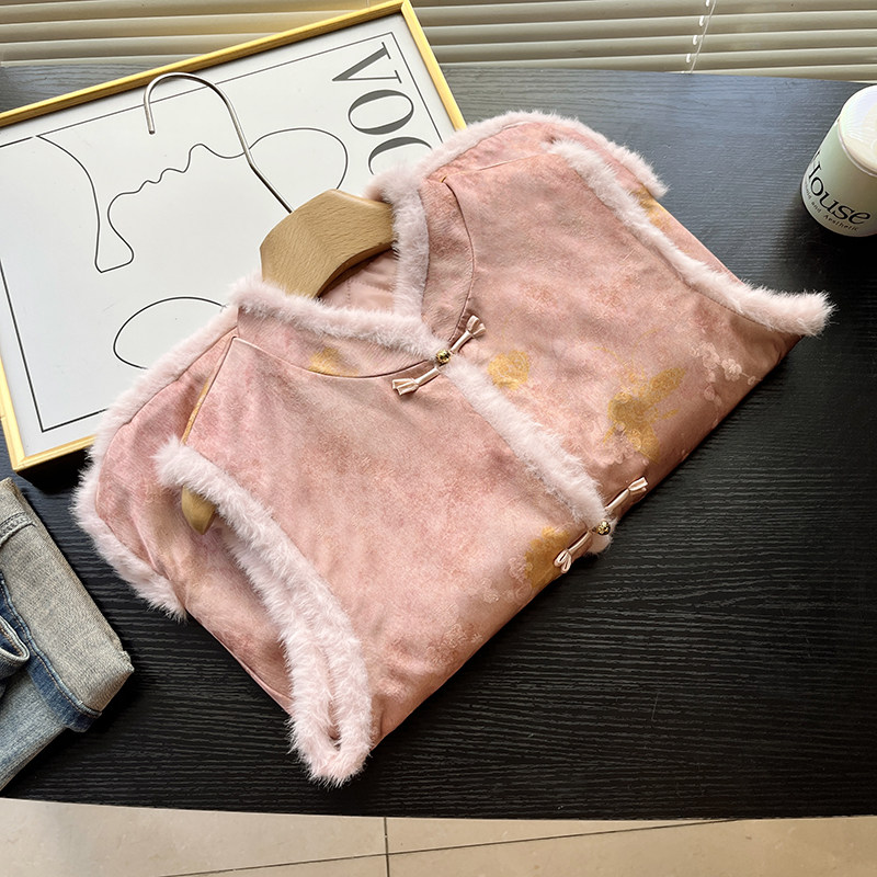 减龄洋气新中式夹棉马甲2026春季新款复古国风盘扣坎肩毛毛边上衣,女装/女士精品,马夹,淘宝优惠券,粉丝福利购,淘宝优惠卷