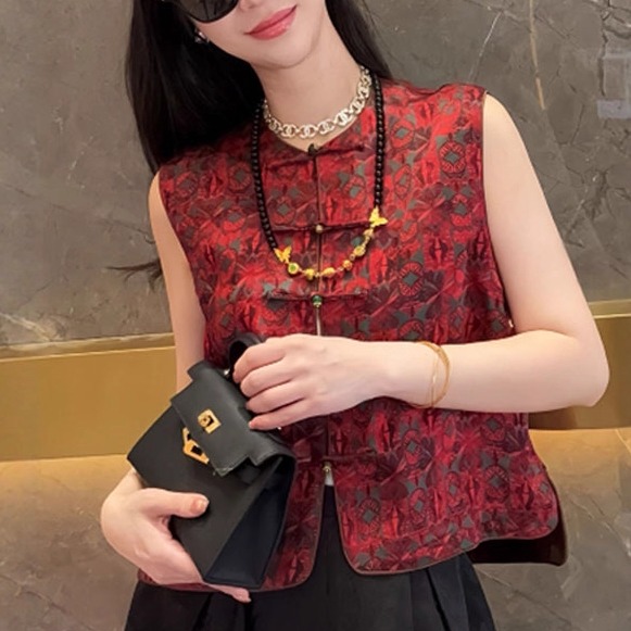 2025秋季新款设计感红色上衣新中式时尚百搭高级感气质国风马夹女