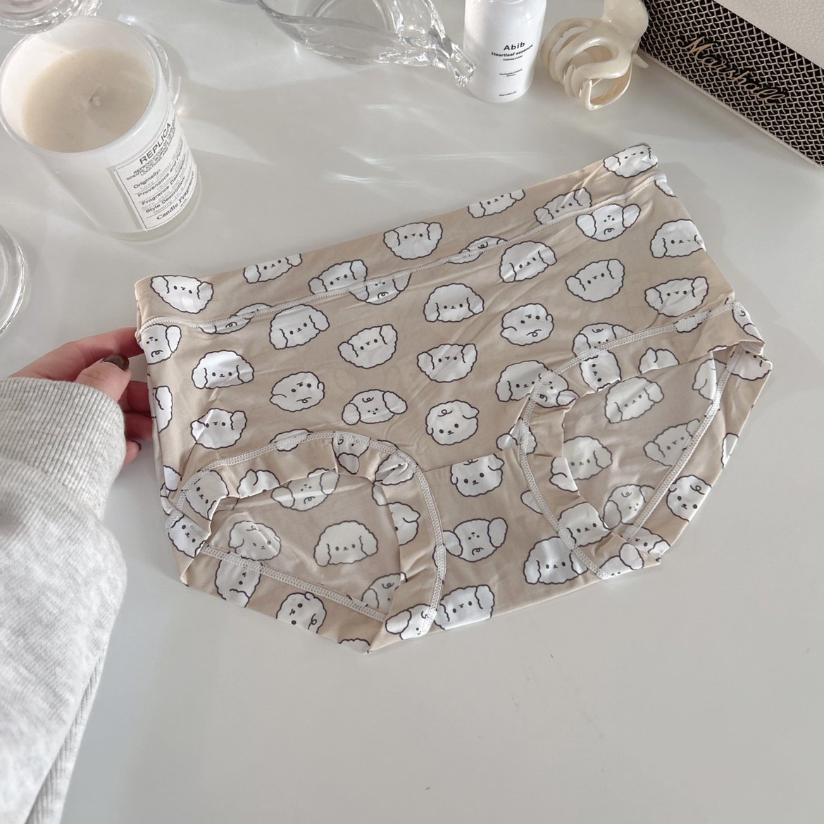 岁月静好…奶茶小狗牛奶丝冰丝无痕夏季薄速干中腰三角内裤少女生,女士内衣/男士内衣/家居服,女三角裤,淘宝优惠券,粉丝福利购,淘宝优惠卷