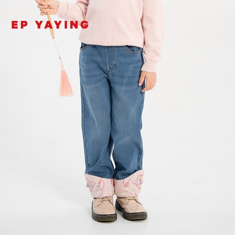 雅莹童装裤脚刺绣休闲牛仔裤
