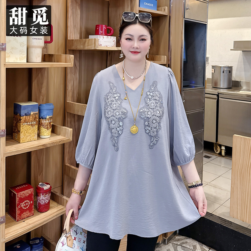 甜觅特大码女装2025夏季胖mm300斤重工刺绣钉珠薄款长款V领上衣
