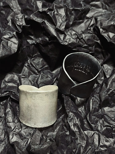 「 凌鸦ILNya 」陷落_黑/白 雾面片戒 999银百搭日常戒指手工制作