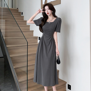 皱褶时尚 法式 连衣裙夏季 韩版 方领显瘦短袖 气质遮肉开叉长裙女