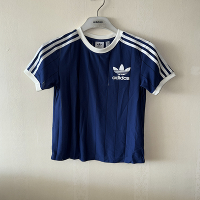 潮包背 现货 Adidas 三叶草 女款运动休闲短袖T恤 IR7466 IY7226