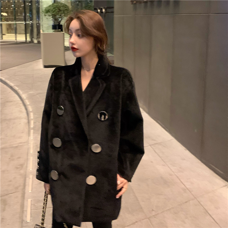 Real shot mid length tweed coat in autumn and winter
