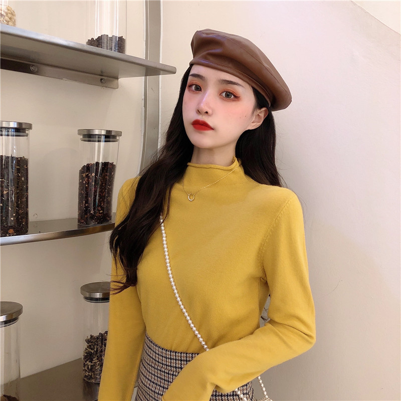 Wear the new half sleeve top with half sleeve and slouchy top for women