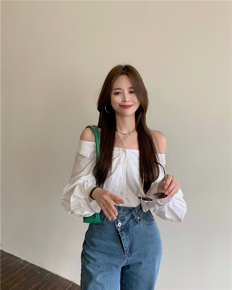 Real shot one neck collarbone top long sleeve 2021 spring new white shirt