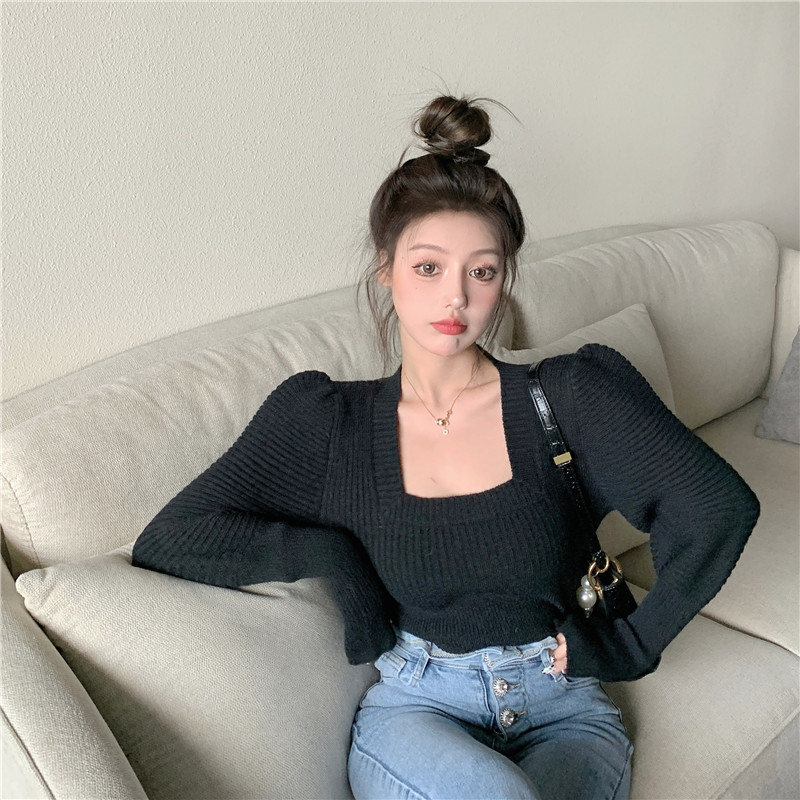 Real shot of Australia's small group of retro style square collar bubble sleeve knitted pullover sweater with knitwear inside