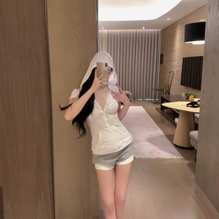 大 STUDIO 夏上新甜美风刺绣小马图案连帽小衫