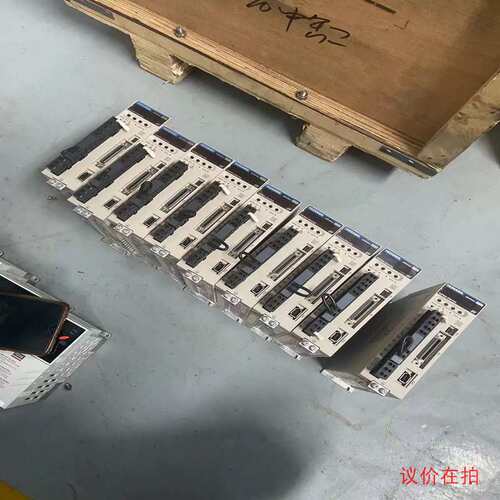 议价驱动器SGPMS-2R5AP0A 成色9新 4-