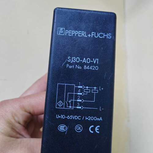 P+F电感式槽型传感器SJ30-A0-V1