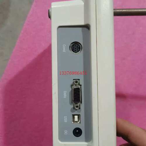 议价电导率仪FE38开机通电，显示屏左边一块