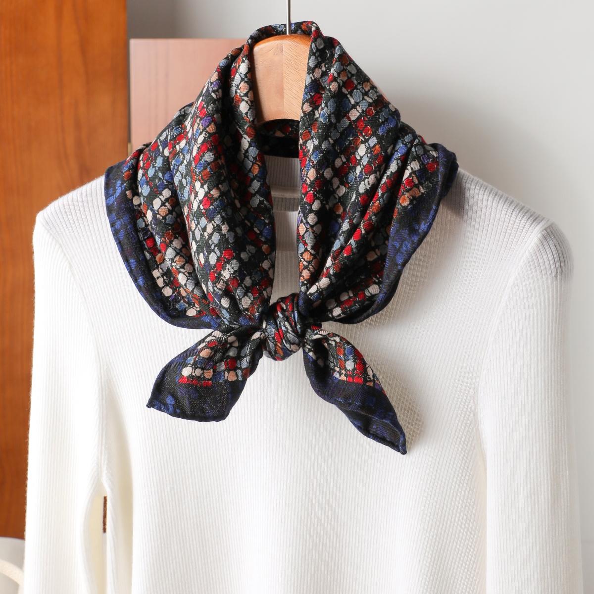 秋冬新款多彩宝石丝毛围巾女时尚百搭真丝羊毛方巾65保暖丝绒披肩