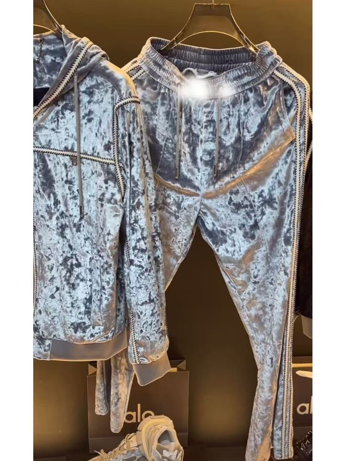 秋冬款新款潮流高级拉链连帽夹克丝绒外套男韩版长裤时尚休闲套装,男装,时尚套装,淘宝优惠券,粉丝福利购,淘宝优惠卷