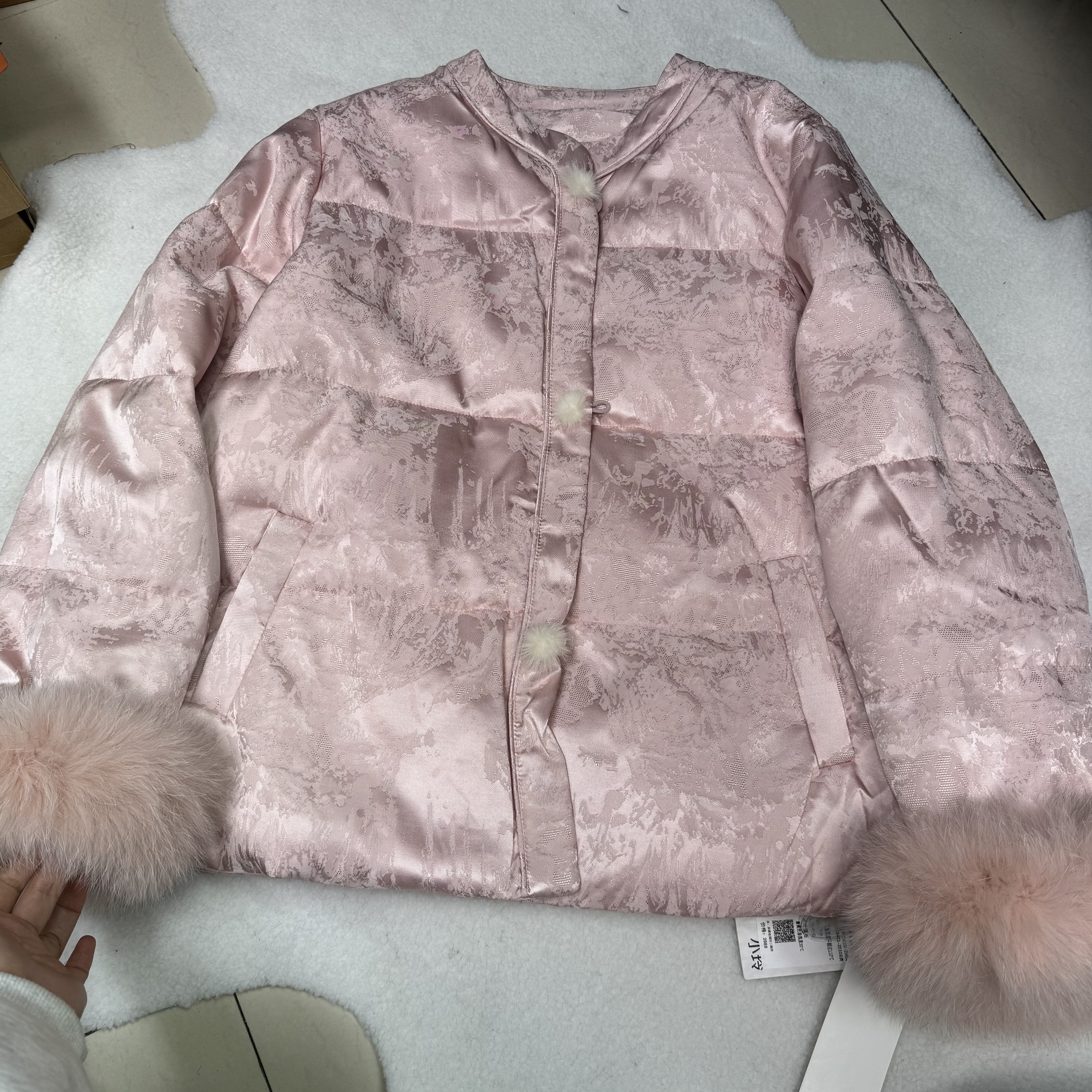 2025冬季新款新中式国风盘扣水貂毛狐狸毛袖外套女短款羽绒服