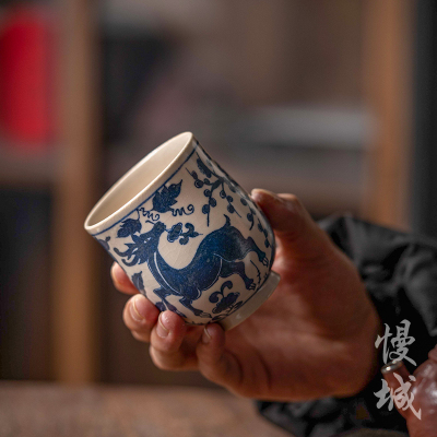 慢城 霖松堂手绘双鹿纹青花手握杯陶瓷小茶杯品茗杯茶盏高端茶具
