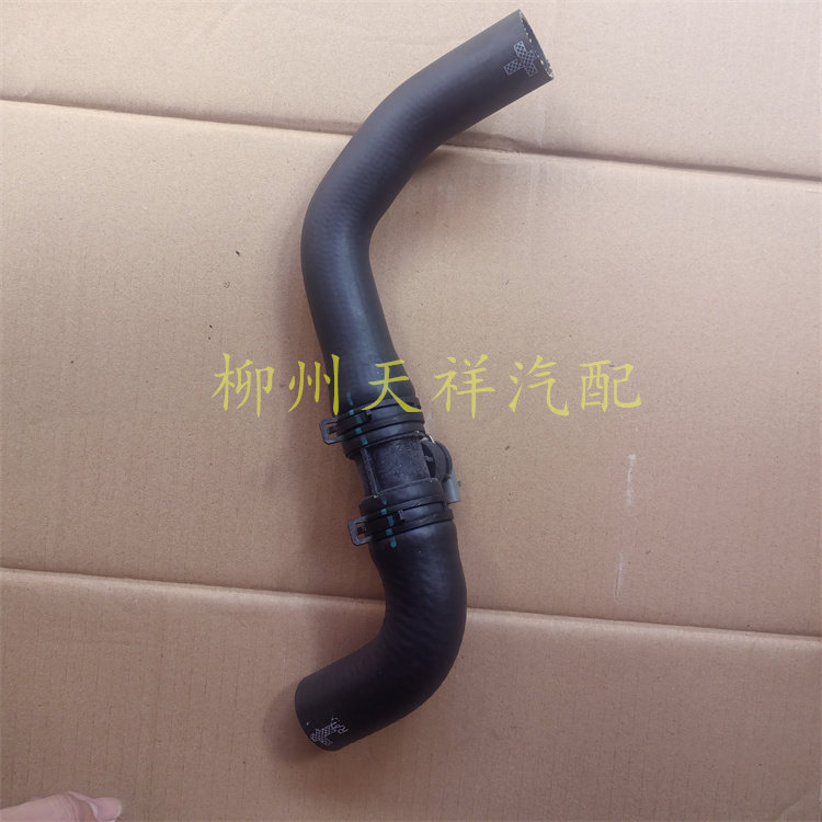 发动机B15水箱出水管五菱荣光