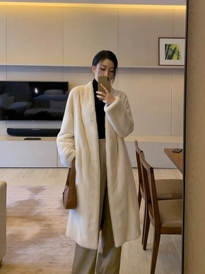 nancy仿貂绒长款V领大衣