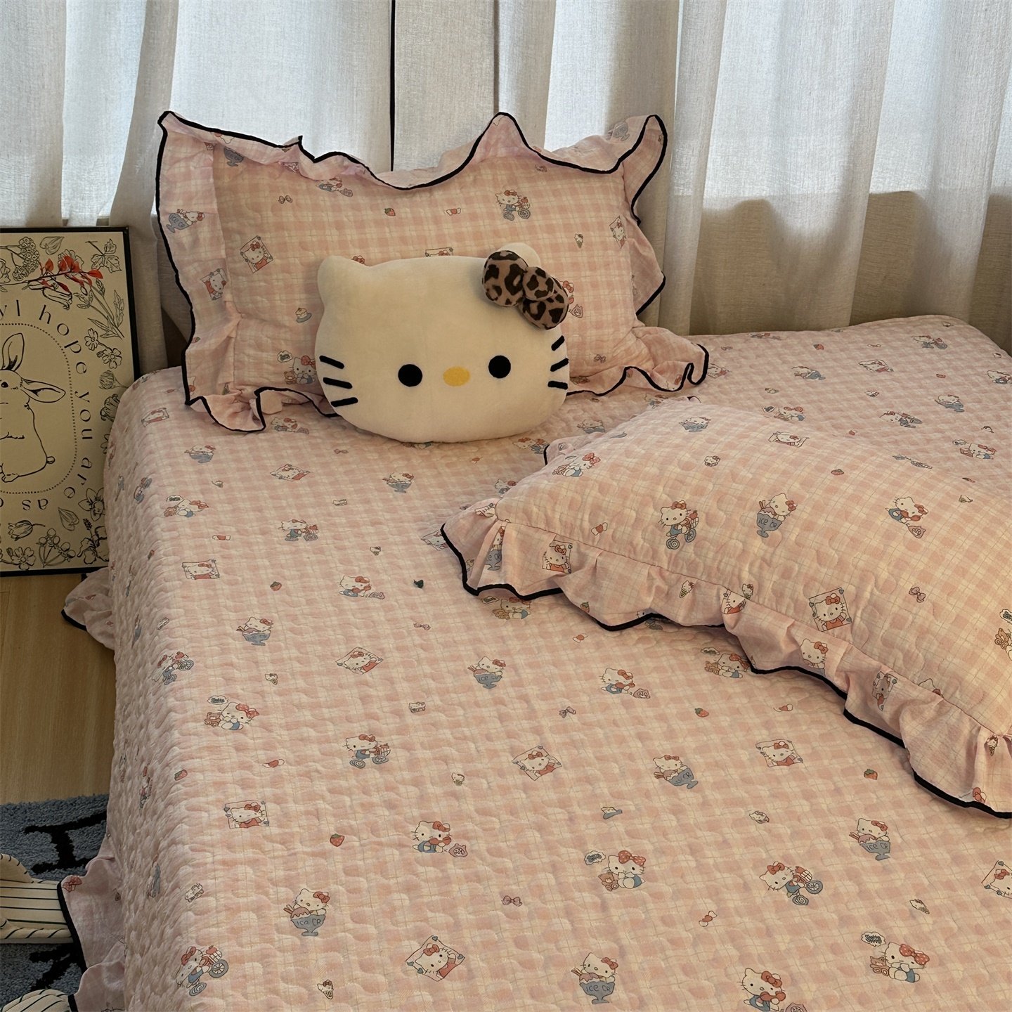 ins粉色KT猫床盖三件套花边夹棉床单防滑榻榻米盖可水洗四季通用,床上用品,床盖,淘宝优惠券,粉丝福利购,淘宝优惠卷