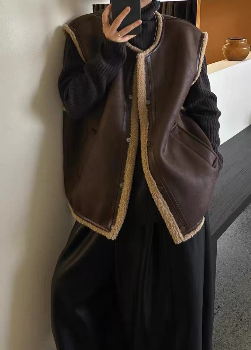 2025年冬季皮毛一体仿羊羔毛马甲背心女新款时尚拼皮无袖坎肩外套