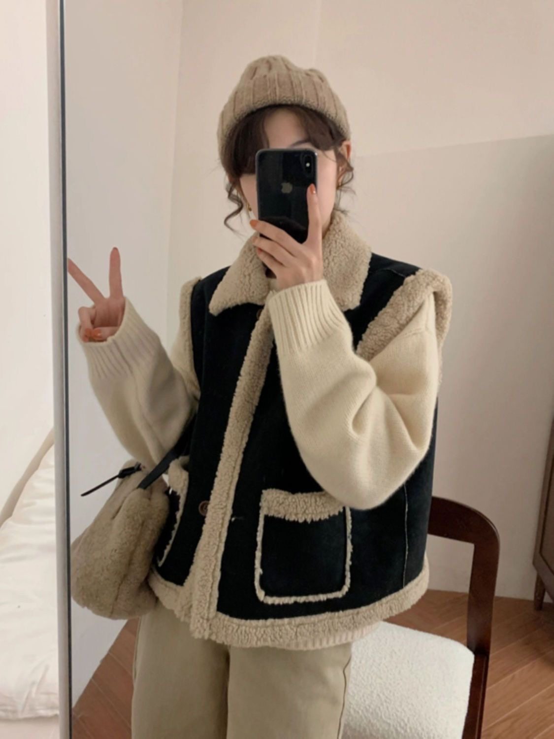 高级感仿麂皮绒羊羔毛马甲女2025秋冬季休闲黑色皮毛一体短外套