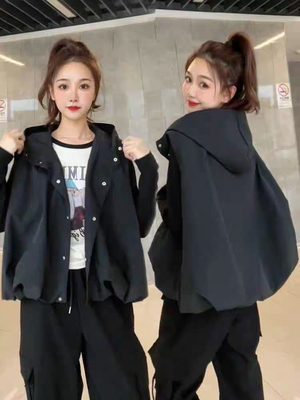 连帽黑色马甲背心女短款2026春季新款韩版宽松坎肩时尚百搭冲锋衣