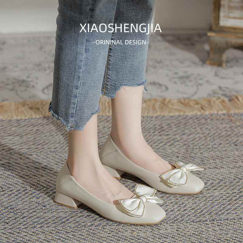 浅口单鞋女设计感小众2025新款大码女鞋通勤百搭真皮奶奶鞋配裙子