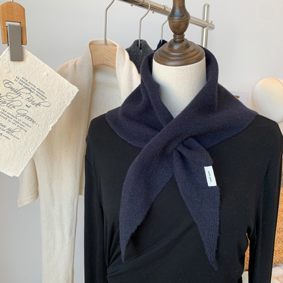 高品质全羊毛针织小三角巾女秋季新款保暖护颈交叉围巾外搭女头巾