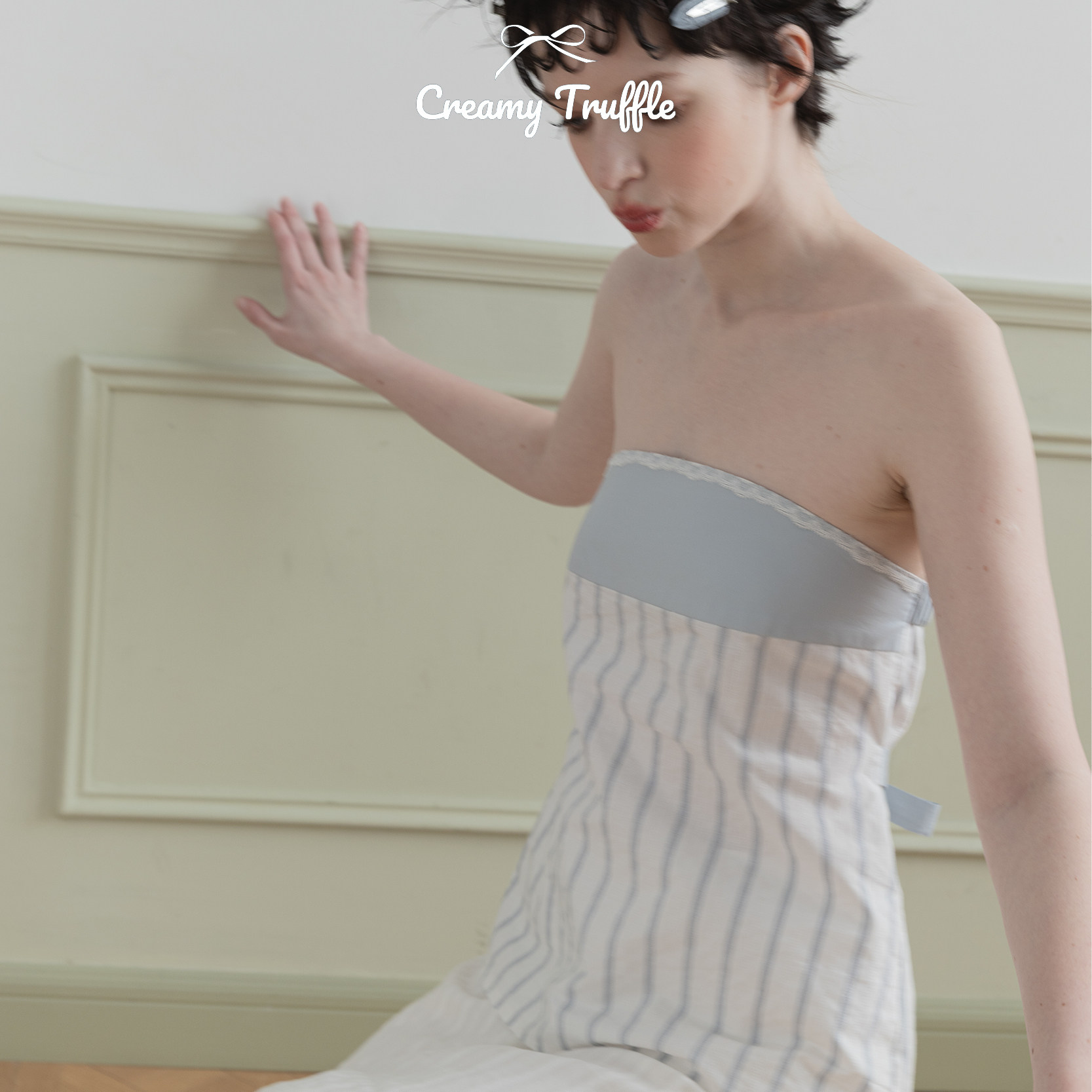 CreamyTruffle优雅舒适纯棉条纹蝴蝶结松紧露背性感显瘦抹胸上衣