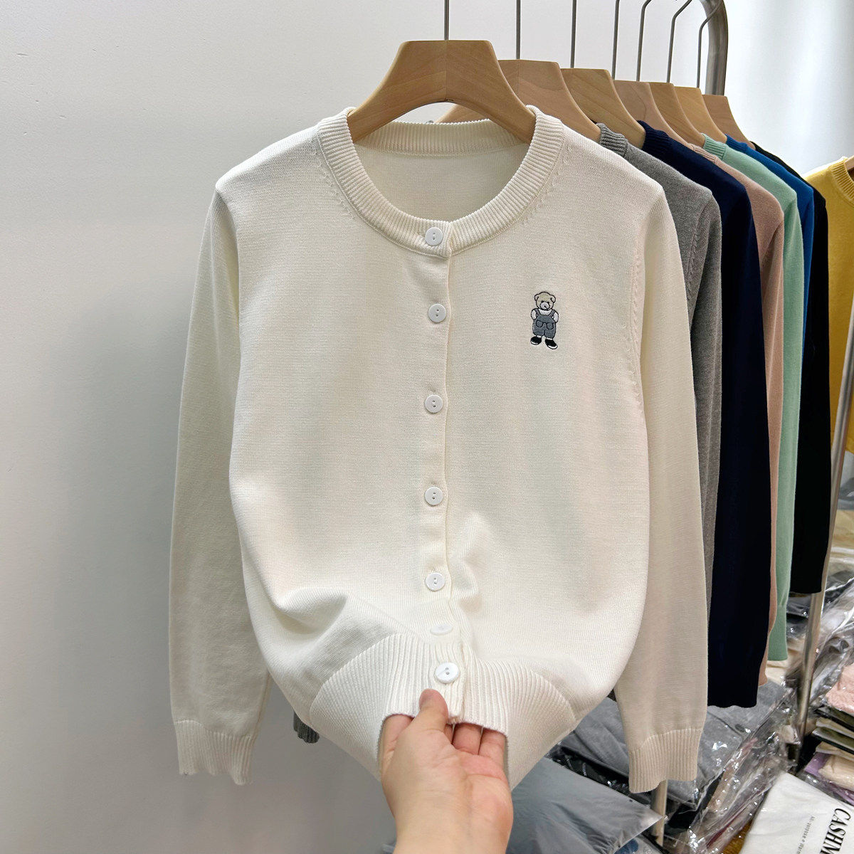 2025年新款不起球纯棉线针织开衫女春秋薄款圆领简约外搭单穿外套