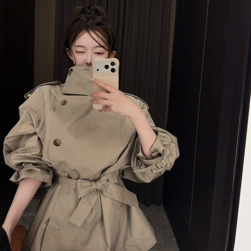 MICOCO！韩国东大门ins 复古高级感立领侧边纽扣短款风衣外套女