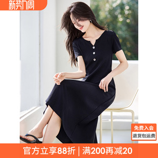 沫晗依美百搭腰精小黑裙2026夏新款显瘦小V领抗起球中长款连衣裙