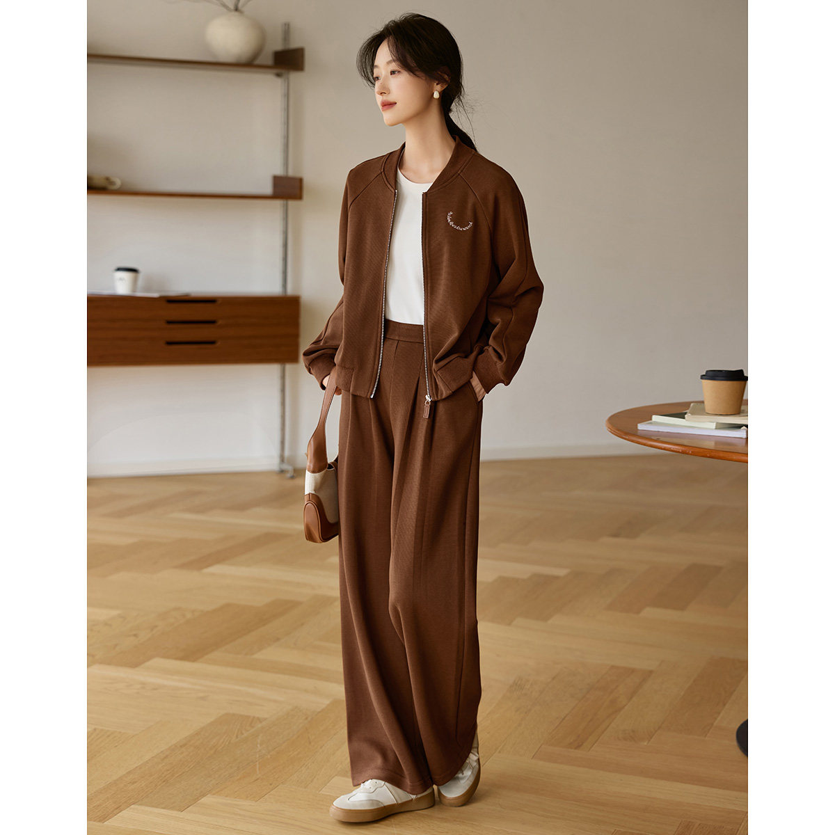 沫晗依美休闲设计感开衫外套运动长裤两件套2026春季新款运动套装