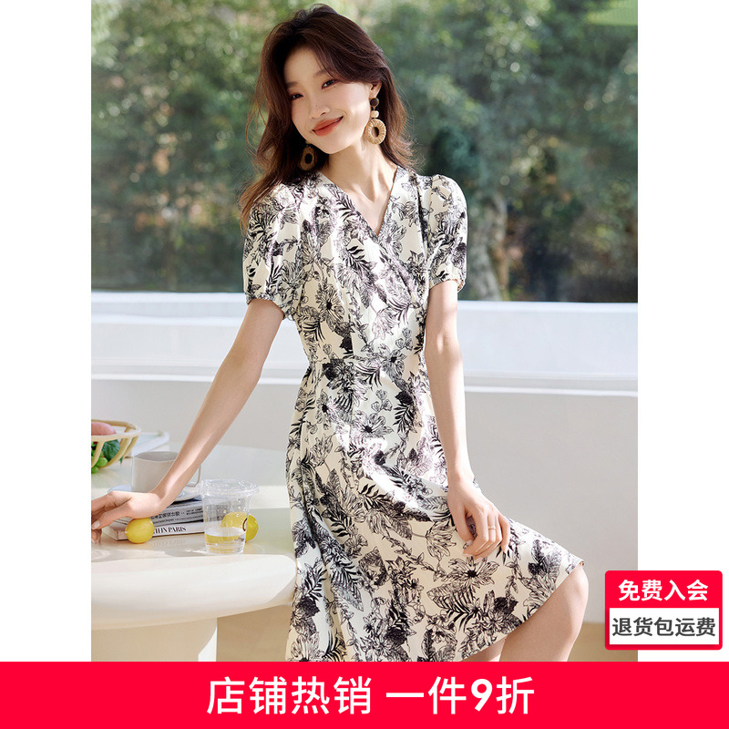 沫晗依美优雅印花V领收腰时尚连衣裙2025夏季新款气质显瘦连衣裙