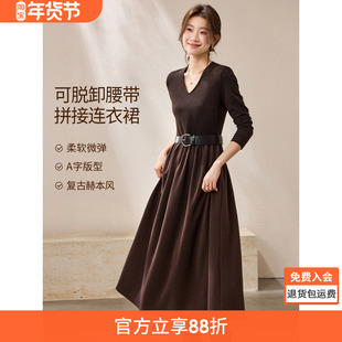 沫晗依美复古赫本风长裙2025冬季气质收腰腰带V领长袖拼接连衣裙