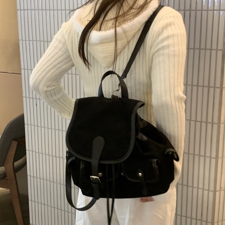 黑色时尚双肩包大容量小号旅行户外口袋背包通勤包女款大学生书包