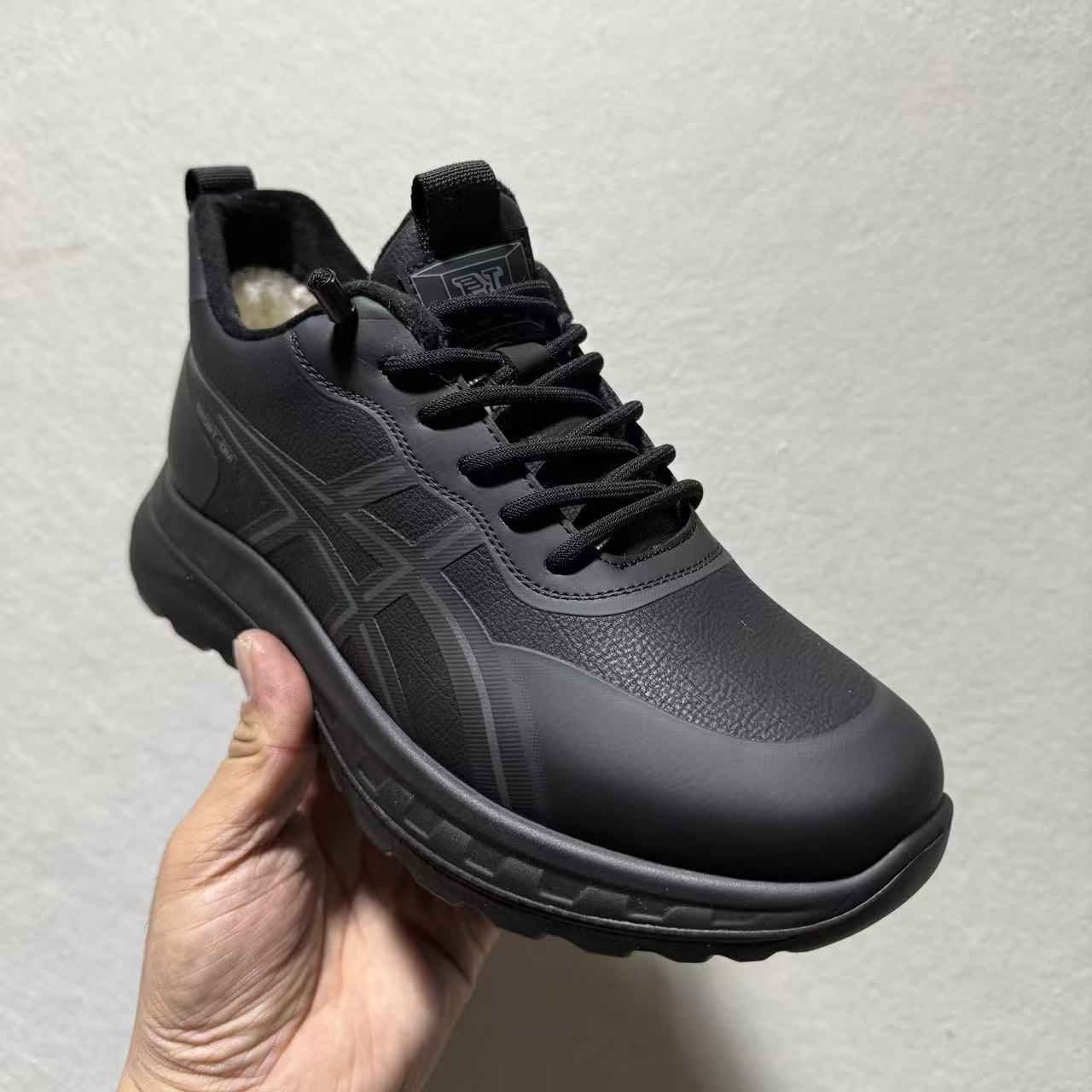 外贸男鞋皮毛一体新款秋冬男厚底减震健步鞋轻便软底运动鞋男棉鞋