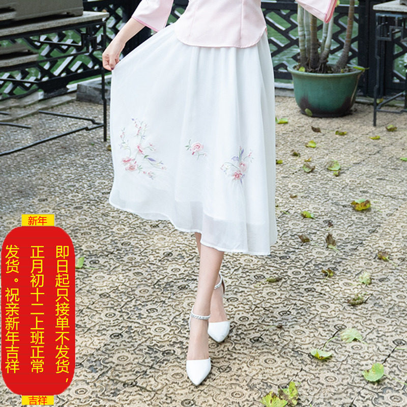 2019夏季新款百搭宽松大码女装中长裙复古文艺雪纺刺绣大摆半身裙在类目 女装/女士精品, 半身裙中 - 来自Buy2taobao.com提供专业的淘宝代购服务