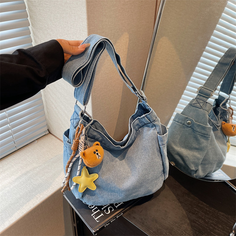 新款韩版ins百搭复古水洗牛仔布小包包女学生休闲时尚单肩斜挎包