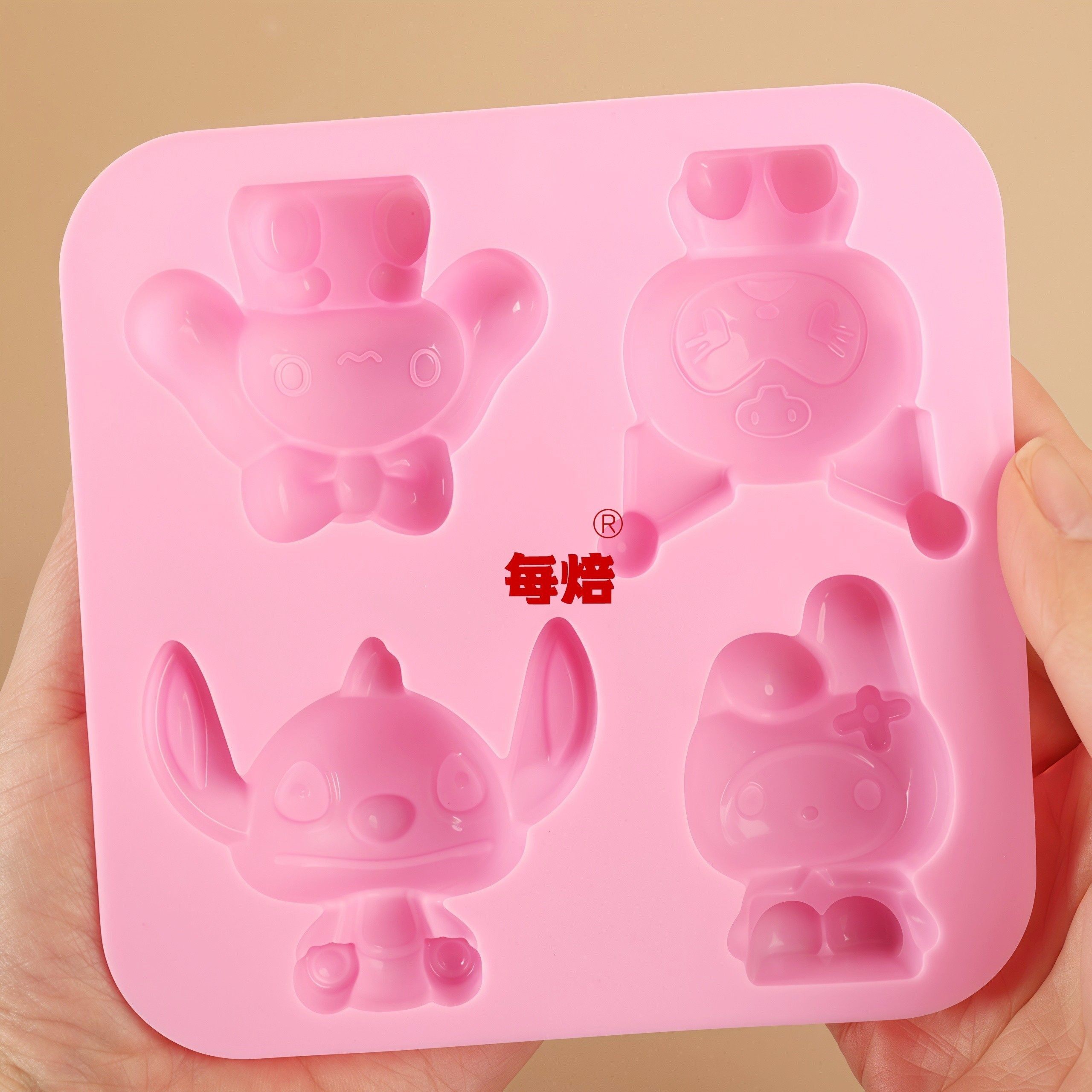 4孔卡通史迪仔玉桂狗DIY食品级硅胶模具手工皂香薰石膏娃娃造型模