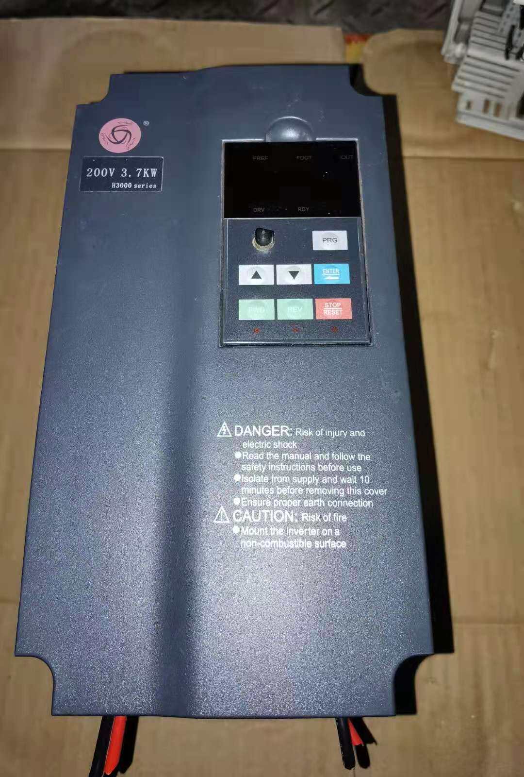 众辰变频器h3200a03d7k 220v 3.7kw 实物图 现货保功能正常