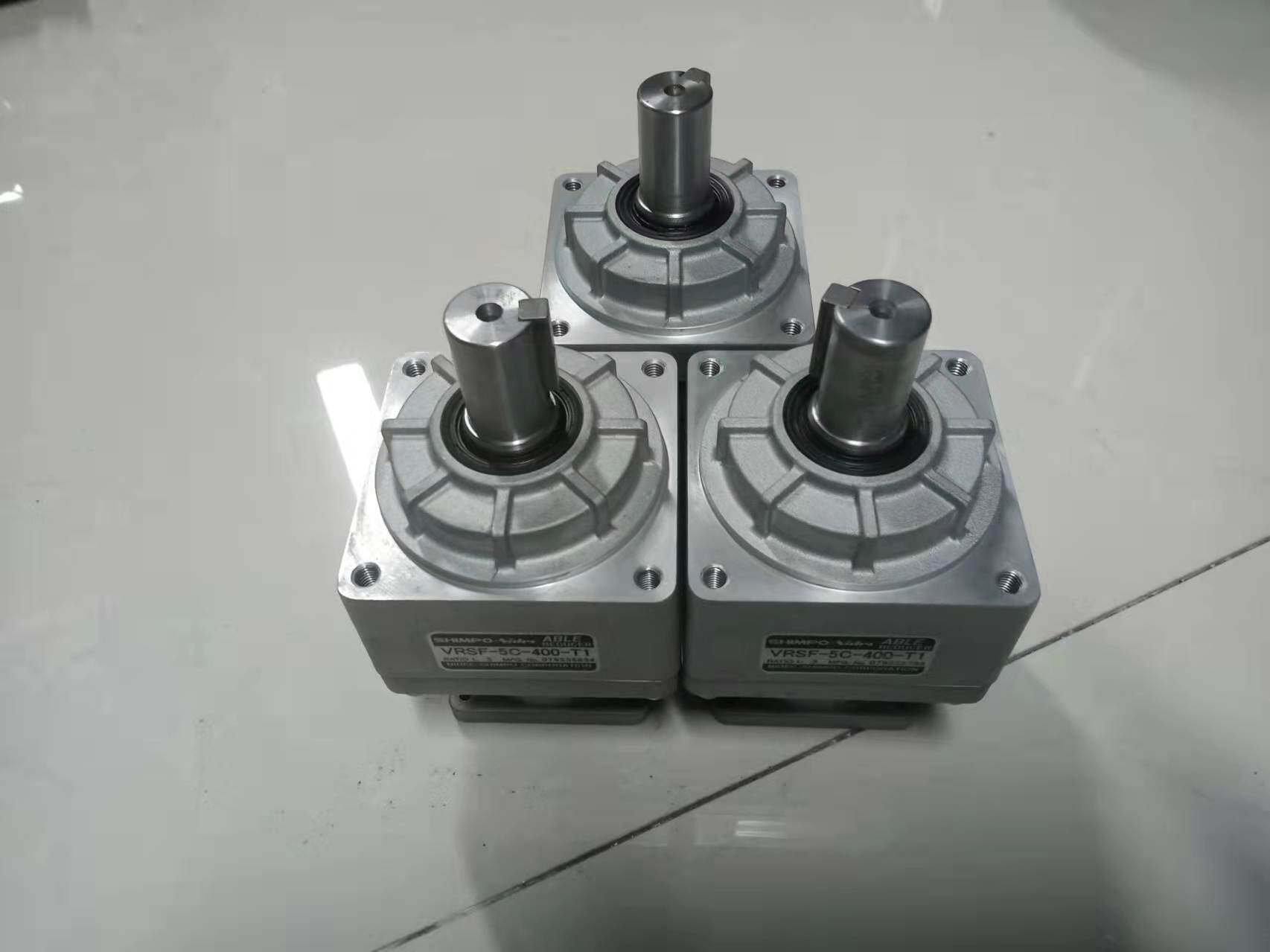 二手新宝系列1:5 400w减速器 vrsf-5c-400-t1 现货包邮议价