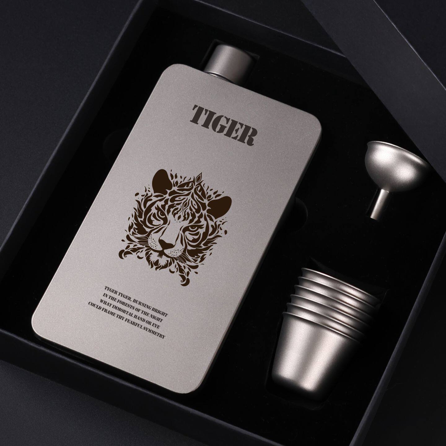 纯钛加厚旅行露营家用酒壶方形多功能复古酒具瓶装防渗漏酒不变味