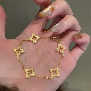 S925纯银手链复中古星芒幸运四叶草镶钻锆石轻奢高端小众级设计感