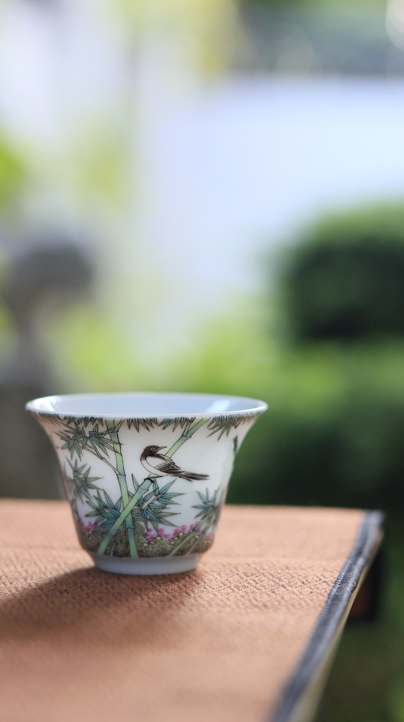 春风祥玉邹俊窑制 九字珍藏款 粉彩竹报平安杯