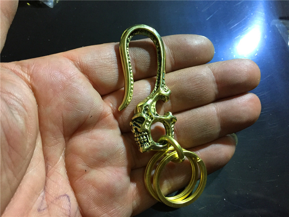 纯铜骷髅财布钩黄铜大骷髅钥匙扣挂钩汽车摩托电车钥匙扣铜钩挂件在类目 服饰配件/皮带/帽子/围巾, 鞋包/皮带配件, 包配件, 钥匙扣中 - 来自Buy2taobao.com提供专业的淘宝代购服务