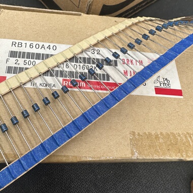 RB160A40T-32 R-1代替SB040 RB160A40肖特基二极管1A 40V