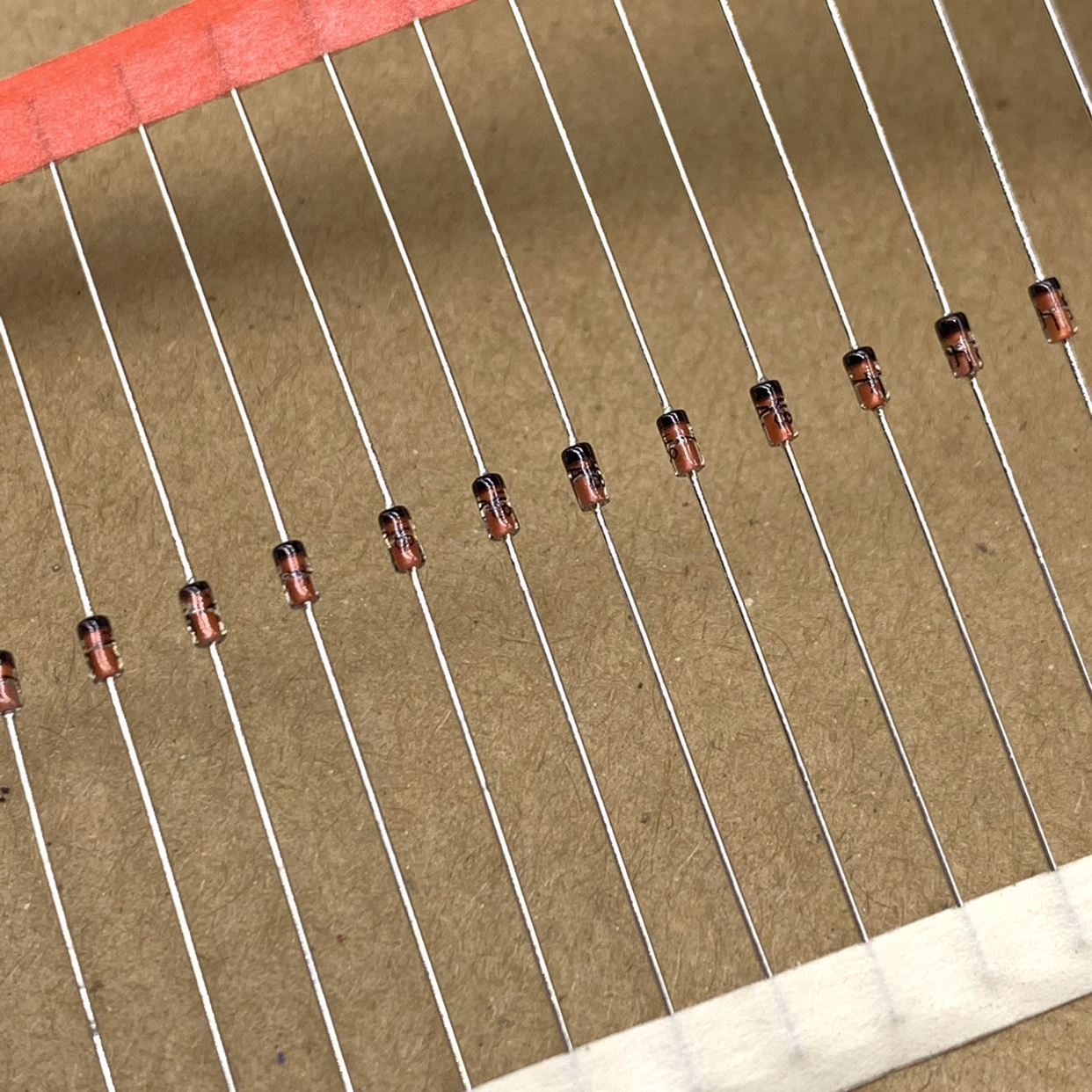 1N748ATR原装进口仙童F 1N748 1/2W 3.9V稳压二极管3V9 IN748A