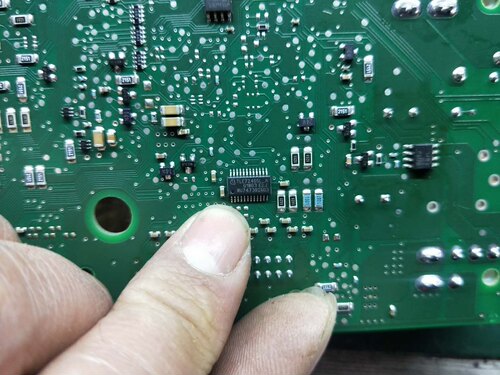 TLE7240SL-A 汽车电脑板灯光芯片哈弗H6 BCM远光电源控制芯片