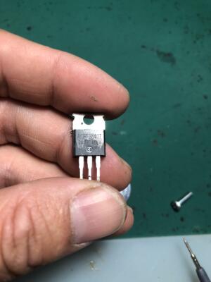 汽车电脑板易损三极管ic